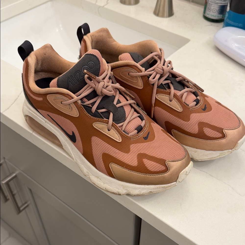 Nike Women's Tan and Black Athletic Shoes